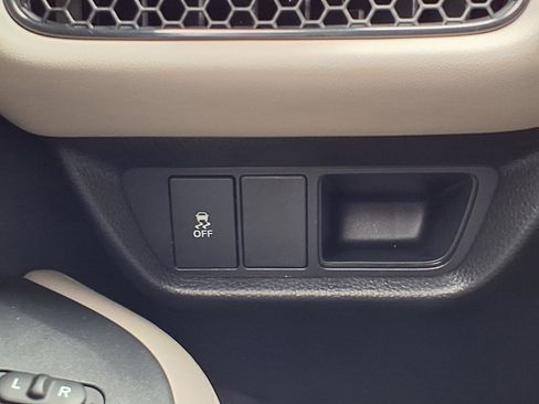 Certified 2026 Honda HR-V LX image 9