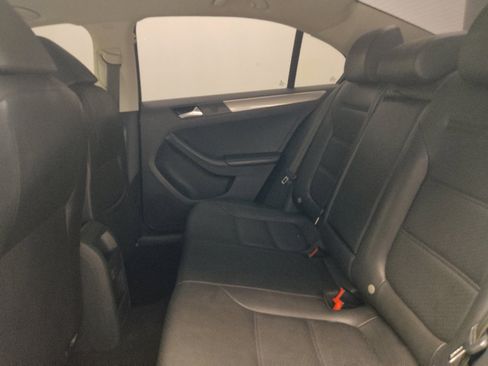 Used 2018 Volkswagen Jetta SE FWD image 18