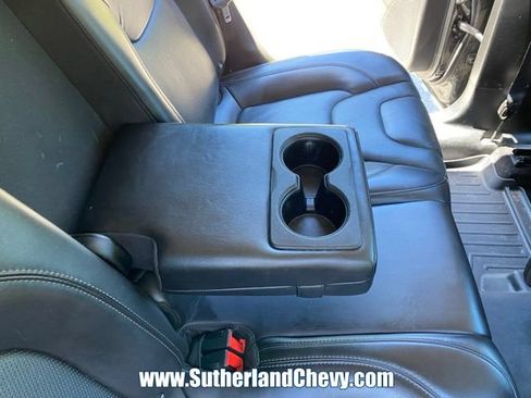 Used 2019 Jeep Cherokee Limited w/ Technology Group AWD/4WD image 34