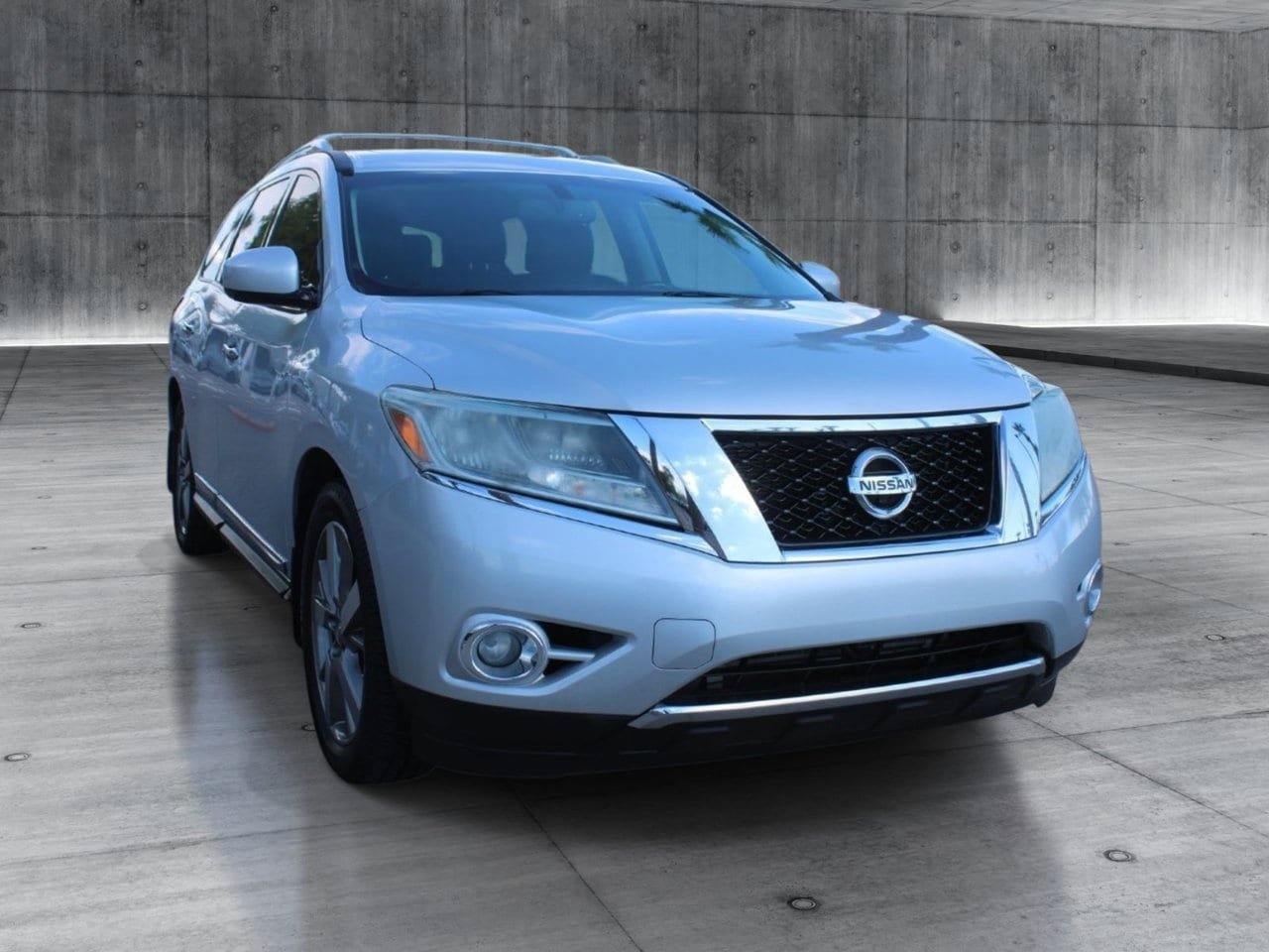 Used 2014 Nissan Pathfinder Platinum w/ Platinum Premium Package AWD/4WD image 9