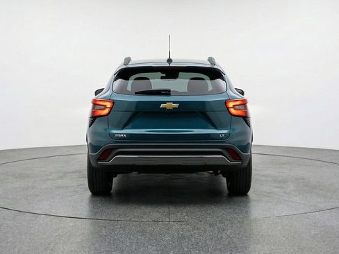 Used 2025 Chevrolet Trax LT w/ LT Convenience Package FWD image 7