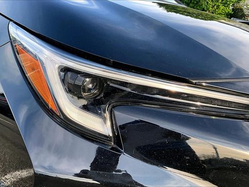 Used 2023 Toyota Corolla SE w/ SE Premium Package image 27