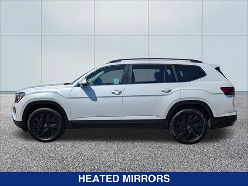 Certified 2026 Volkswagen Atlas SE w/ Panoramic Sunroof Package FWD image 2