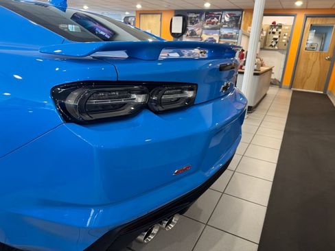 Used 2023 Chevrolet Camaro SS RWD image 28