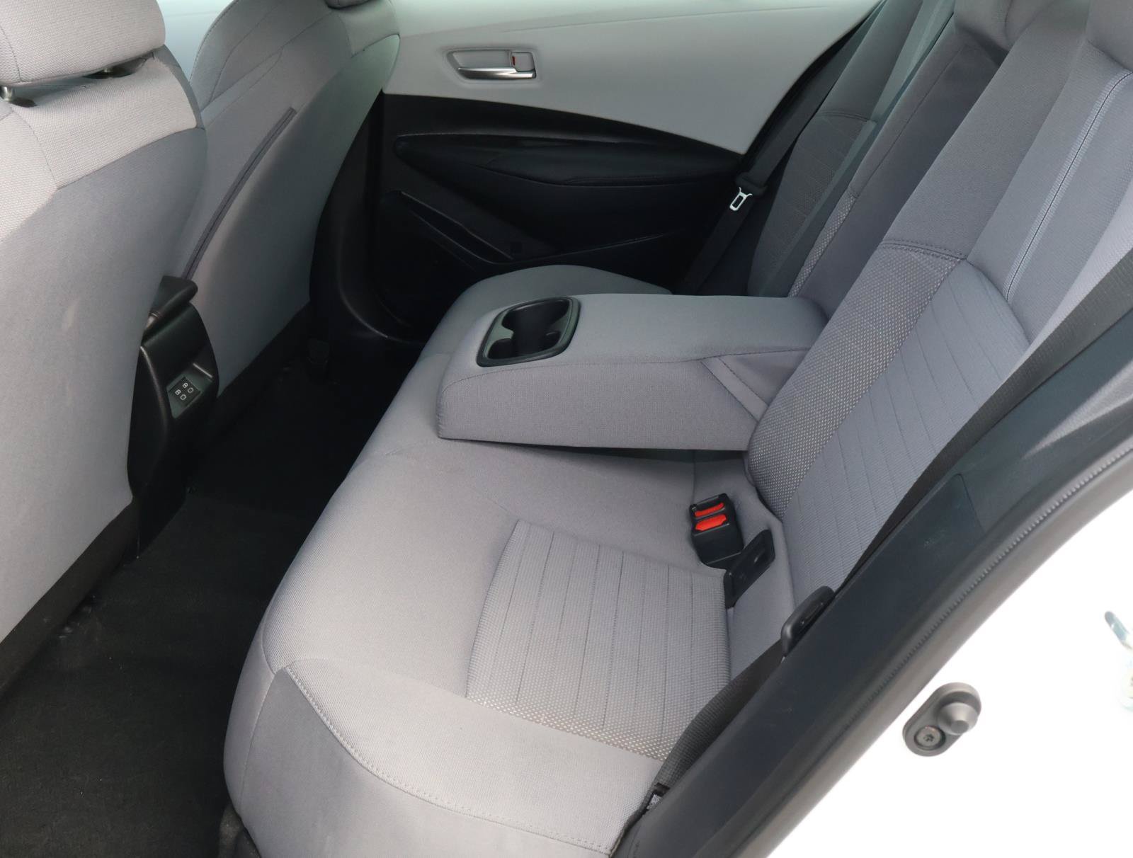 Used 2025 Toyota Corolla SE FWD image 19