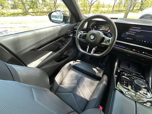 Used 2025 BMW 530i RWD image 9