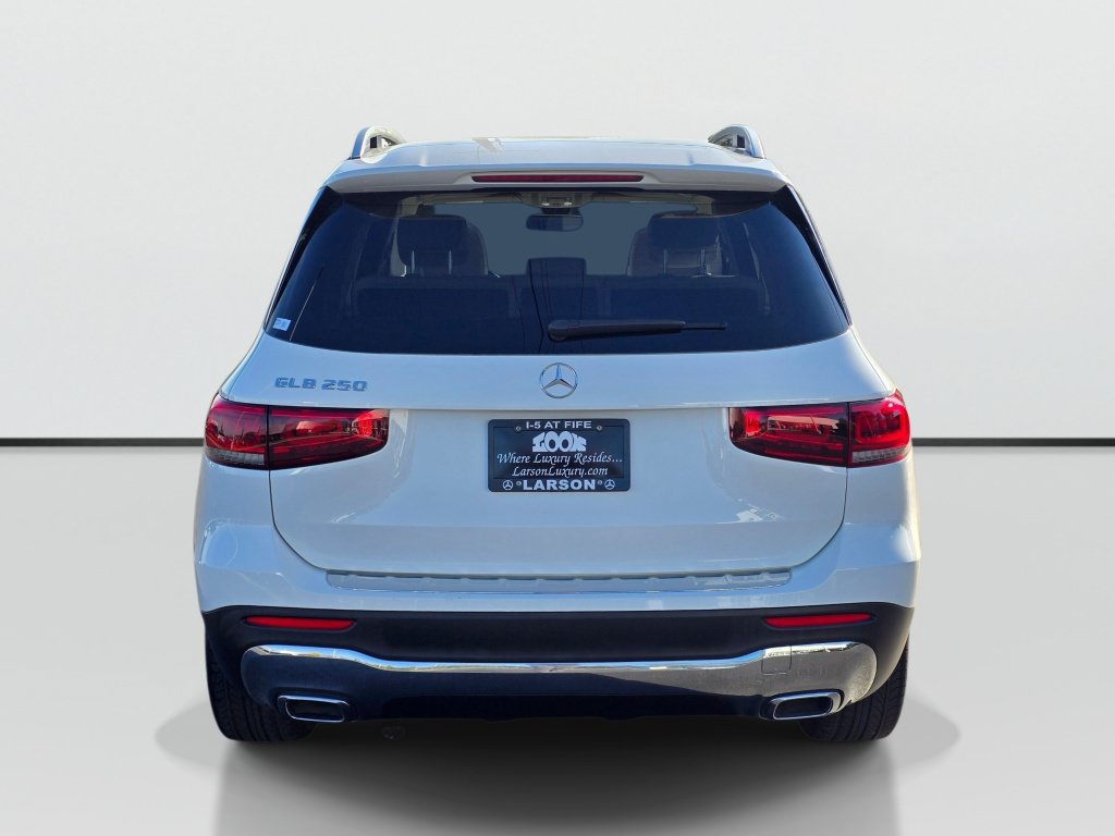 Used 2023 Mercedes-Benz GLB 250 w/ Premium Package image 4