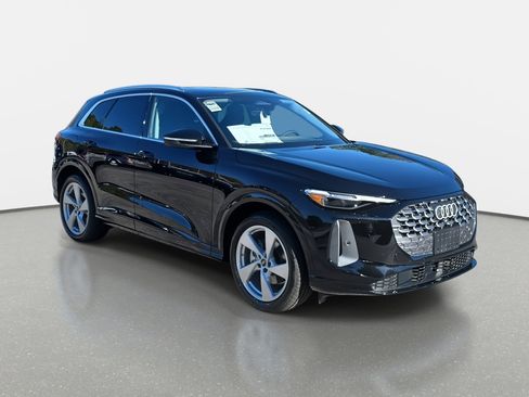 New 2025 Audi Q5 Prestige image 3