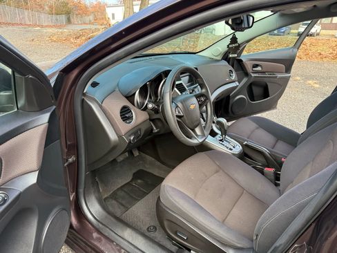 Used 2015 Chevrolet Cruze LT image 26
