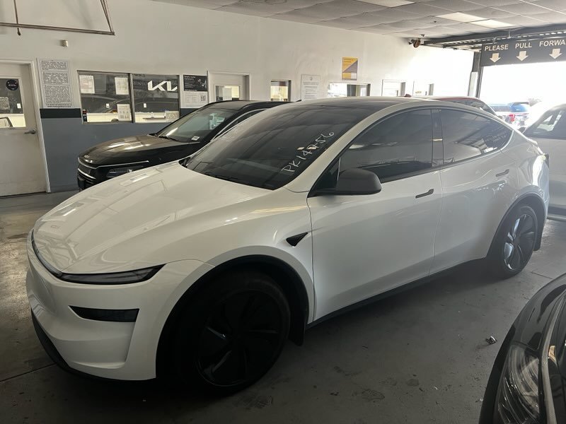 Used 2026 Tesla Model Y Long Range AWD/4WD image 2