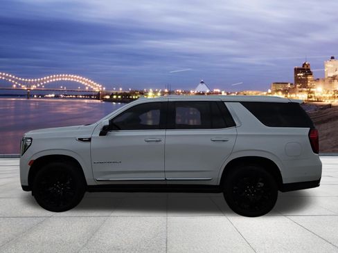 Used 2024 GMC Yukon Denali w/ Advanced Technology Package image 2