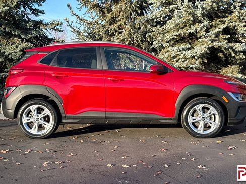 Used 2022 Hyundai Kona SEL image 3