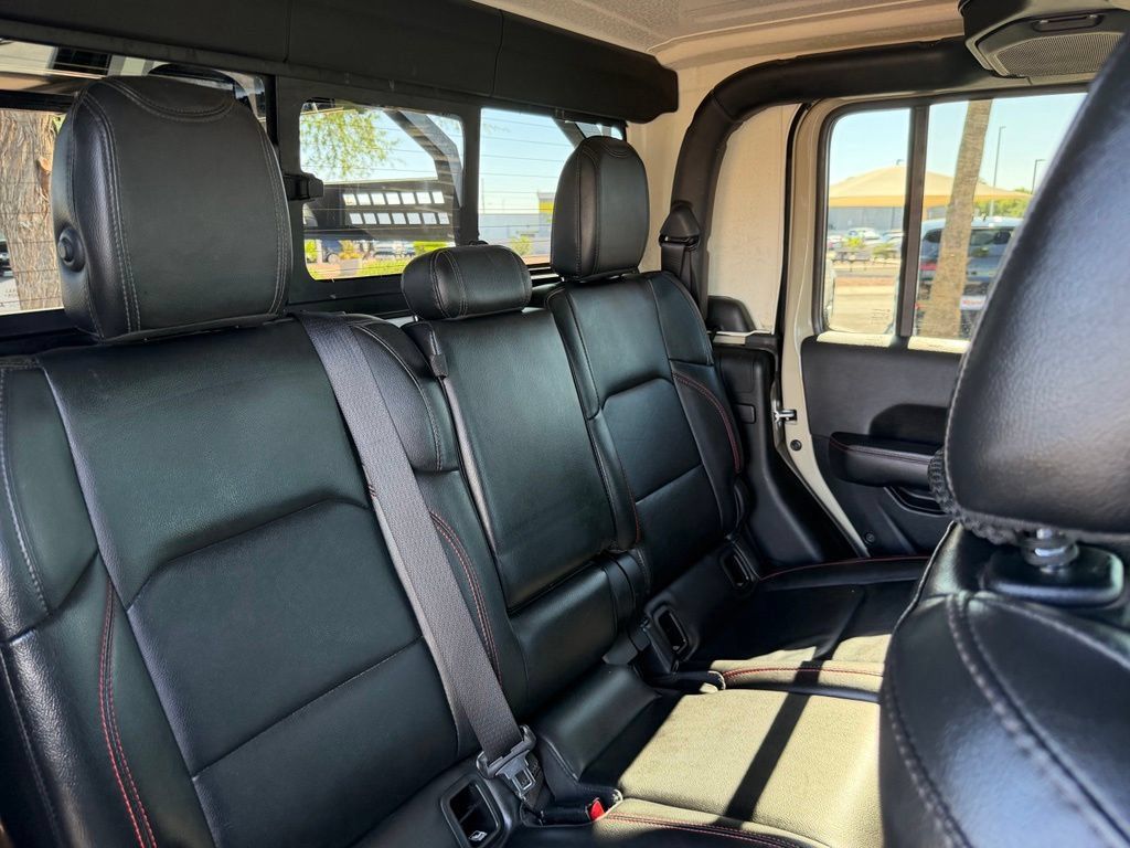 Used 2022 Jeep Gladiator Rubicon w/ Trailer Tow Package AWD/4WD image 15