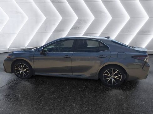 Used 2024 Toyota Camry SE FWD image 8