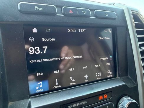Used 2017 Ford F250 Lariat w/ Lariat Value Package AWD/4WD image 38