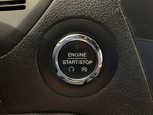 Used 2018 Ford Explorer XLT image 14