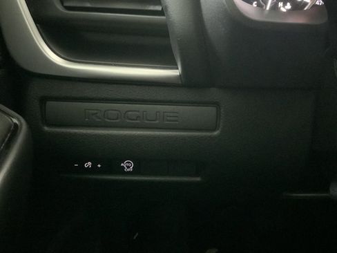 Used 2023 Nissan Rogue S AWD/4WD image 35