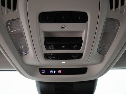 Used 2024 Buick Envision Avenir image 21