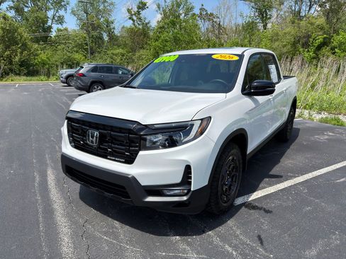 Used 2026 Honda Ridgeline Black Edition image 2
