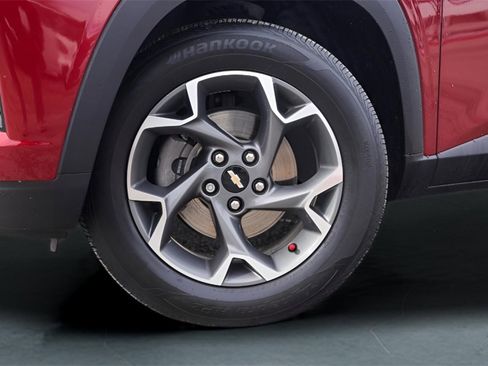 Used 2024 Chevrolet Trax LT w/ Driver Confidence Package image 4