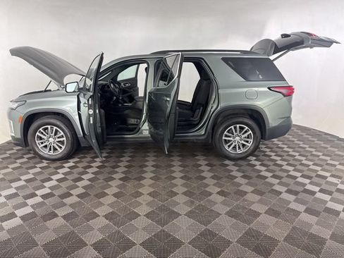 Used 2023 Chevrolet Traverse LT AWD/4WD image 11