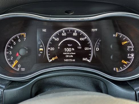 Used 2021 Jeep Grand Cherokee Laredo image 14