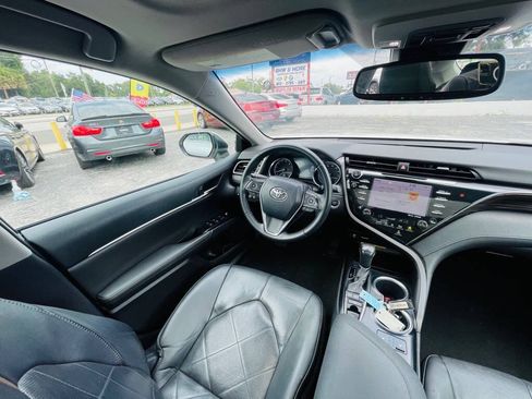 Used 2019 Toyota Camry XLE FWD image 14