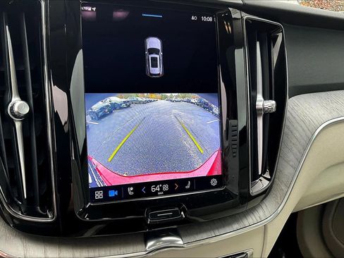 Certified 2023 Volvo XC60 B5 Plus w/ Climate Package image 27