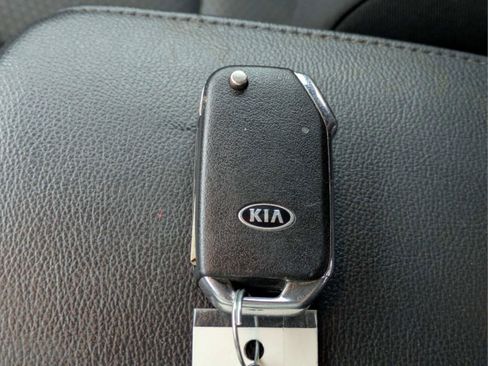 Used 2021 Kia Soul LX image 29