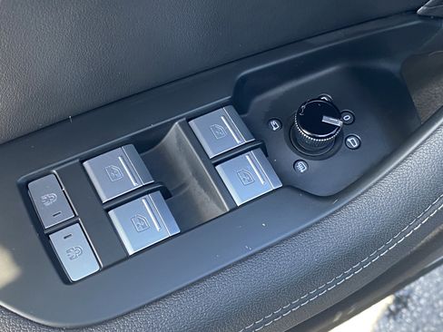 Used 2024 Audi A6 Premium Plus image 17