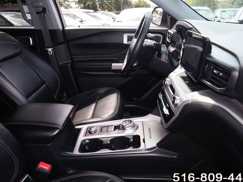 Used 2022 Ford Explorer XLT w/ Equipment Group 202A image 25