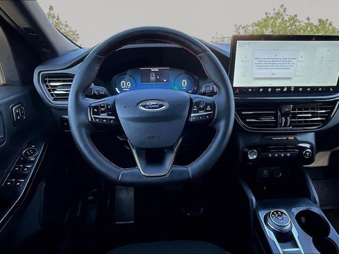 Used 2025 Ford Escape ST-Line Elite image 5