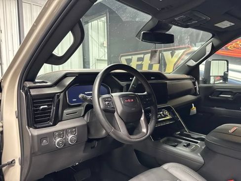 Used 2026 GMC Sierra 2500 AT4 AWD/4WD image 5