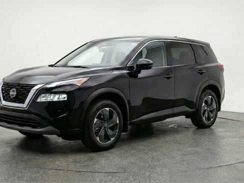 Used 2025 Nissan Rogue SV image 3