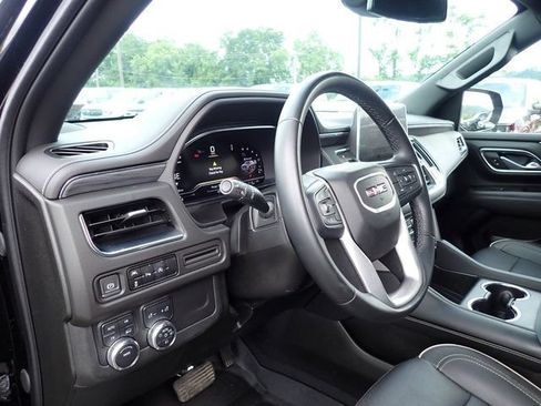 Used 2024 GMC Yukon SLT AWD/4WD image 16