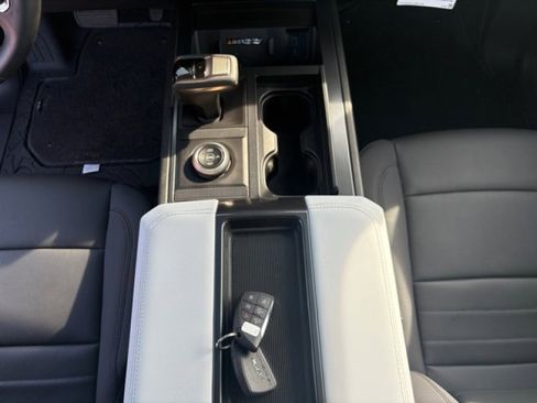 Used 2024 GMC Hummer EV 3X w/ Omega Edition AWD/4WD image 15