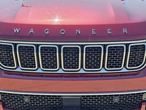 Used 2024 Jeep Wagoneer L Series II w/ Flexible Seating Group AWD/4WD image 3
