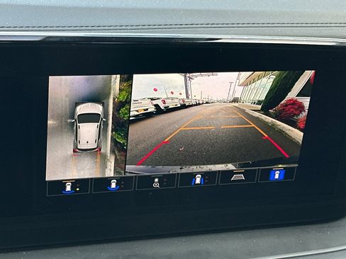 Used 2025 Buick Encore GX Sport Touring w/ Advanced Technology Package image 19