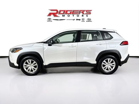 Certified 2025 Toyota Corolla Cross L AWD/4WD image 9