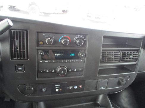 Used 2024 GMC Savana 2500 w/ Driver Convenience Package image 14