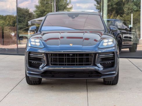 Used 2024 Porsche Cayenne Turbo GT image 6