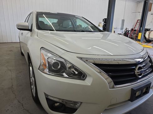 Used 2015 Nissan Altima 2.5 SL w/ Technology Package image 19