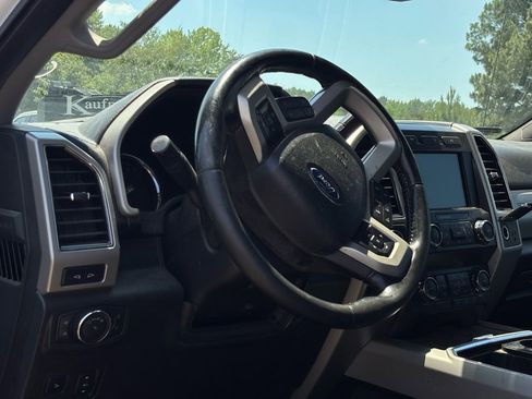 Used 2019 Ford F250 Lariat w/ Lariat Ultimate Package AWD/4WD image 10