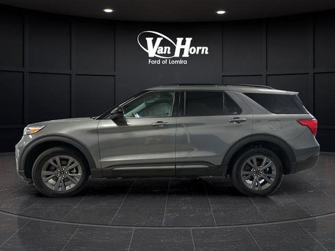Used 2023 Ford Explorer XLT w/ Equipment Group 202A AWD/4WD image 4