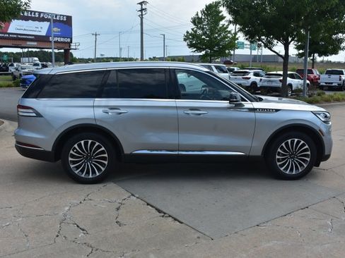 Used 2023 Lincoln Aviator Reserve w/ Equipment Group 201A AWD/4WD image 4