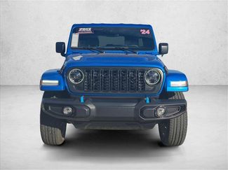 Used 2024 Jeep Wrangler Unlimited w/ LED Headlamp & Fog Lamp Group AWD/4WD video 2