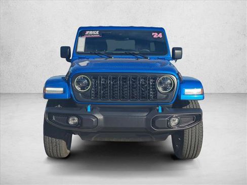 Used 2024 Jeep Wrangler Unlimited w/ LED Headlamp & Fog Lamp Group AWD/4WD image 2