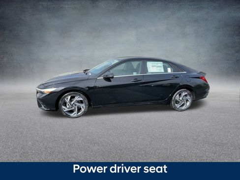 New 2025 Hyundai Elantra Limited image 11