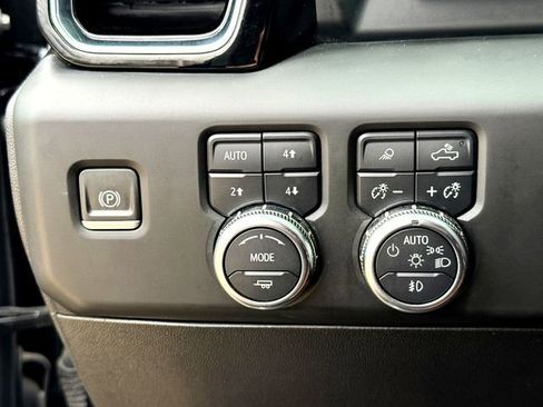 Used 2024 GMC Sierra 2500 Denali Ultimate image 14