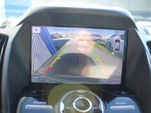 Used 2017 Ford Escape Titanium FWD image 34